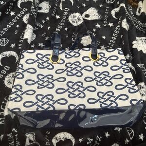 White & blue beach bag